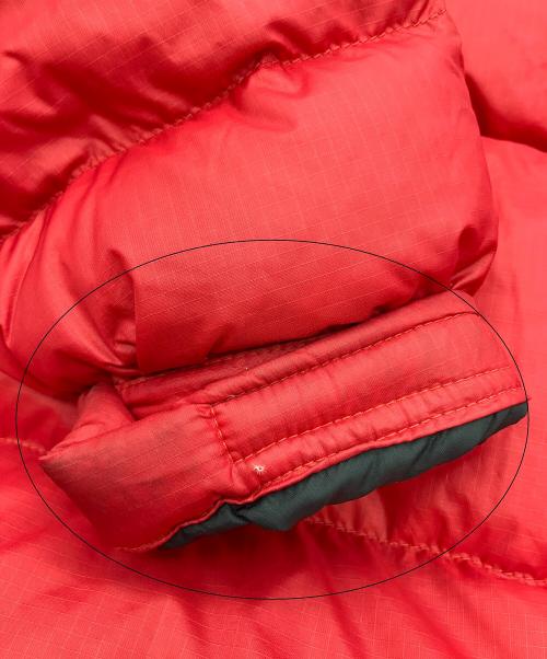 THE NORTH FACE（ザ ノース フェイス）THE NORTH FACE (ザ ノース フェイス) 700フィルパワーの高品質ダウンジャケット レッド×ブラック サイズ:Sの古着・服飾アイテム