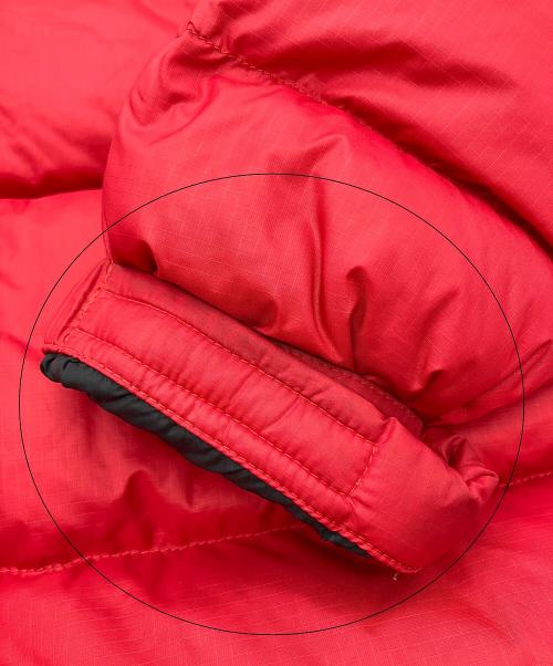 THE NORTH FACE（ザ ノース フェイス）THE NORTH FACE (ザ ノース フェイス) 700フィルパワーの高品質ダウンジャケット レッド×ブラック サイズ:Sの古着・服飾アイテム