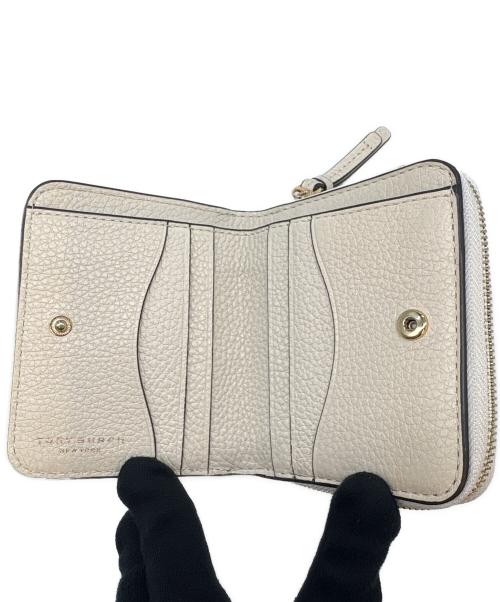 TORY BURCH（トリーバーチ）TORY BURCH (トリーバーチ) TORY BURCH　2つ折り財布 アイボリーの古着・服飾アイテム