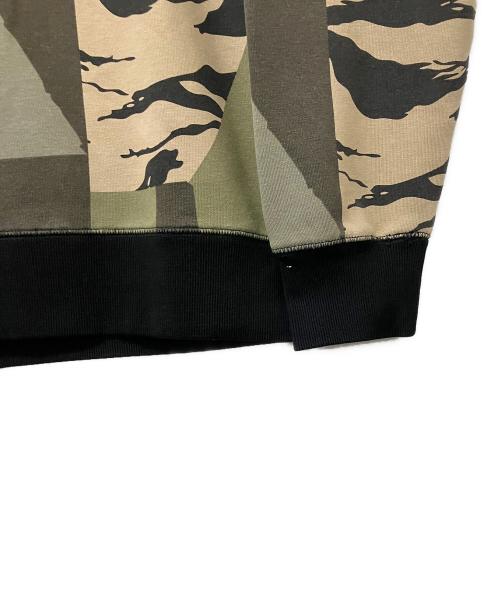 Carhartt WIP（カーハート ワーク イン プログレス）Carhartt WIP (カーハート ワーク イン プログレス) スウェット CHASE SWEATSHIRT（チェイススウェットシャツ） グリーン サイズ:Lの古着・服飾アイテム