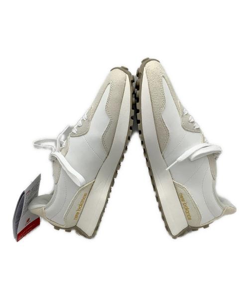 NEW BALANCE（ニューバランス）NEW BALANCE (ニューバランス) ローカットスニーカー New Balance 327 ホワイト サイズ:25 JPNの古着・服飾アイテム