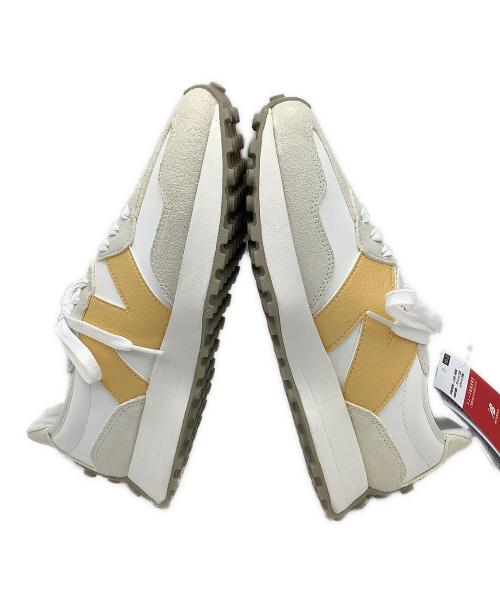 NEW BALANCE（ニューバランス）NEW BALANCE (ニューバランス) ローカットスニーカー New Balance 327 ホワイト サイズ:25 JPNの古着・服飾アイテム
