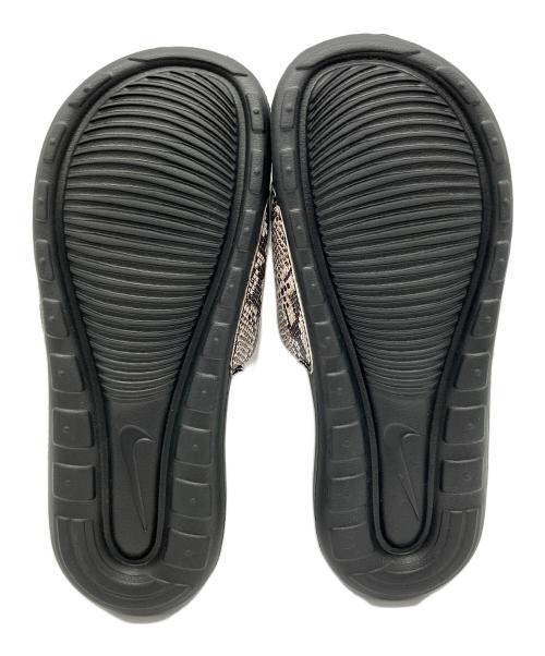 NIKE（ナイキ）NIKE (ナイキ) サンダル VICTORI ONE SLIDE パイソン柄 サイズ:cm 24の古着・服飾アイテム