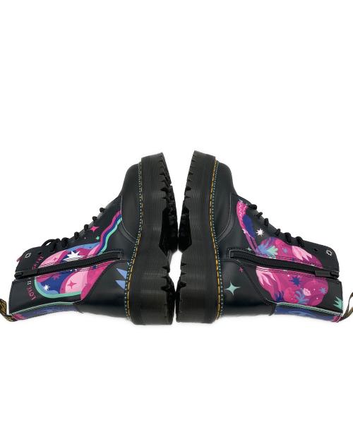 Dr.Martens（ドクターマーチン）Dr.Martens (ドクターマーチン) LOVEIS WISE (ライブイズ・ワイズ) ショートブーツ　JADON for PRIDE ブラック サイズ:SIZE 26cmの古着・服飾アイテム