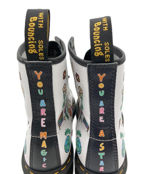 Dr.Martens（ドクターマーチン）Dr.Martens (ドクターマーチン) WEDNESDAY HOLMES (ウェンズデー・ホームズ) 8ホールブーツ ホワイト サイズ:SIZE 26cmの古着・服飾アイテム