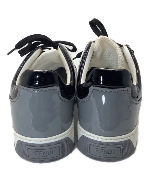 FENDI（フェンディ）FENDI (フェンディ) スニーカー ブラック×ホワイト サイズ:25の古着・服飾アイテム
