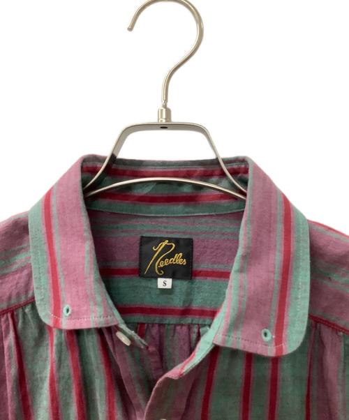 Needles（ニードルズ）Needles (ニードルズ) プルオーバーシャツ レッド×グリーン サイズ:Sの古着・服飾アイテム