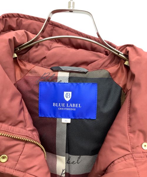 BLUE LABEL CRESTBRIDGE（ブルーレーベルクレストブリッジ）BLUE LABEL CRESTBRIDGE (ブルーレーベルクレストブリッジ) ダウンコート レッド サイズ:36の古着・服飾アイテム