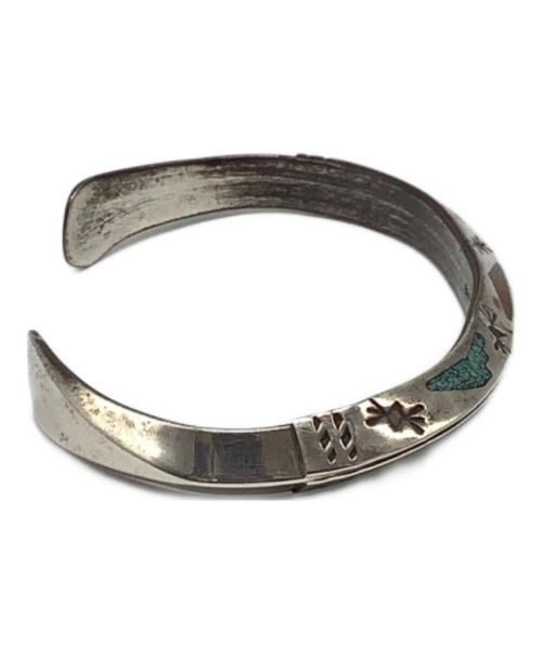 インディアンジュエリー（インディアンジュエリー）インディアンジュエリー (インディアンジュエリー) ナバホ族 (ナバホゾク) シルバーバングルの古着・服飾アイテム