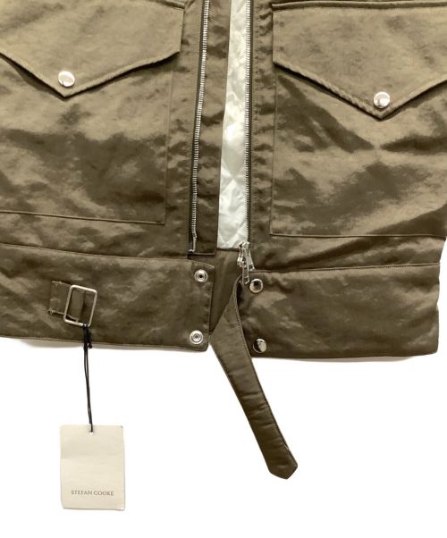 STEFAN COOKE（ステファンクック）STEFAN COOKE (ステファンクック) ナイロンベスト カーキ サイズ:Mの古着・服飾アイテム