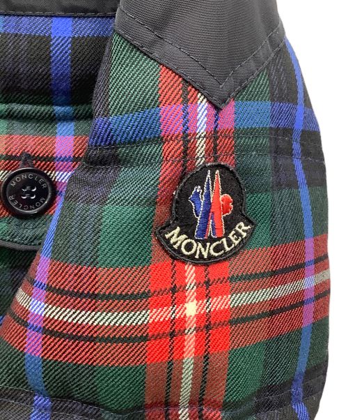 MONCLER（モンクレール）MONCLER (モンクレール) ダウンジャケット ブルー×ブラック×レッド×グリーンの古着・服飾アイテム