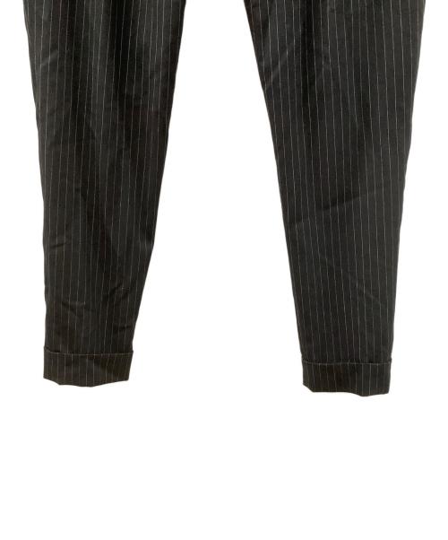 1piu1uguale3（ウノピュウノウグァーレトレ）1piu1uguale3 (ウノピュウノウグァーレトレ) ストライプスラックスパンツ ブラック サイズ:4の古着・服飾アイテム