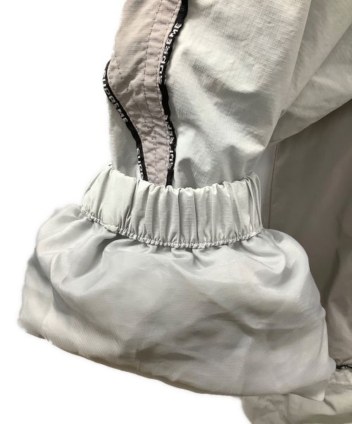 SUPREME（シュプリーム）SUPREME (シュプリーム) ロゴパイピングフーデッドトラックジャケット グレー サイズ:Sの古着・服飾アイテム