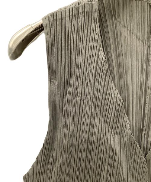 PLEATS PLEASE（プリーツプリーズ）PLEATS PLEASE (プリーツプリーズ) プリーツベスト グレー サイズ:3の古着・服飾アイテム