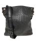 BOTTEGA VENETA（ボッテガベネタ）の古着「イントレチャート ショルダーバッグ」｜ブラック