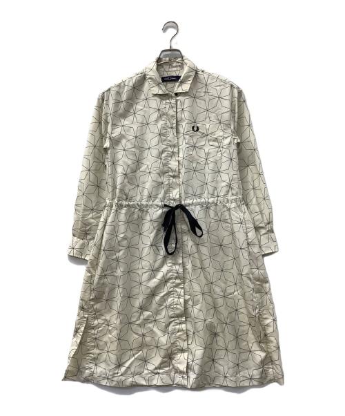 FRED PERRY（フレッドペリー）FRED PERRY (フレッドペリー) Geometric Print Shirt Dress ホワイト×ブラック サイズ:USA6の古着・服飾アイテム