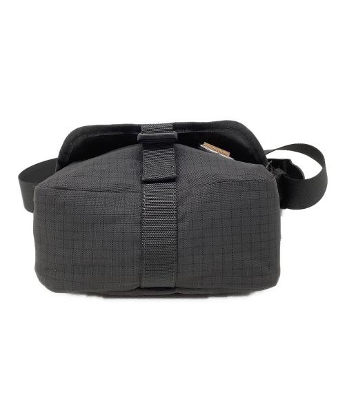 Acne studios（アクネ ストゥディオス）Acne studios (アクネ ストゥディオス) ミニメッセンジャーバッグ ブラックの古着・服飾アイテム