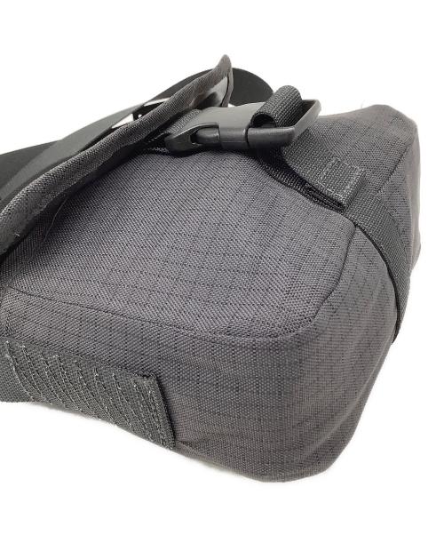 Acne studios（アクネ ストゥディオス）Acne studios (アクネ ストゥディオス) ミニメッセンジャーバッグ ブラックの古着・服飾アイテム