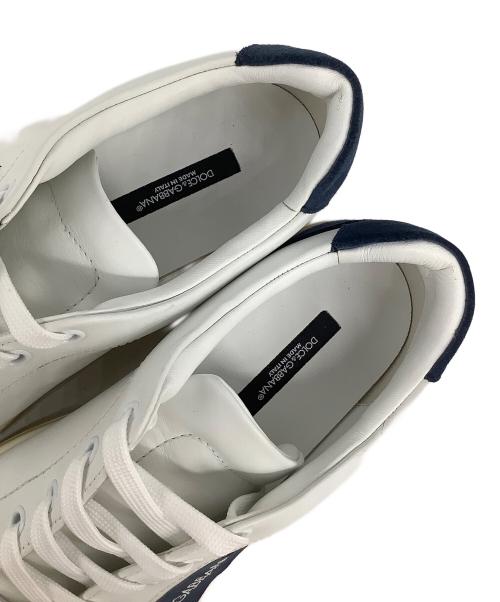DOLCE & GABBANA（ドルチェ＆ガッバーナ）DOLCE & GABBANA (ドルチェ＆ガッバーナ) スニーカー  ホワイト×ネイビー サイズ:6 1/2の古着・服飾アイテム