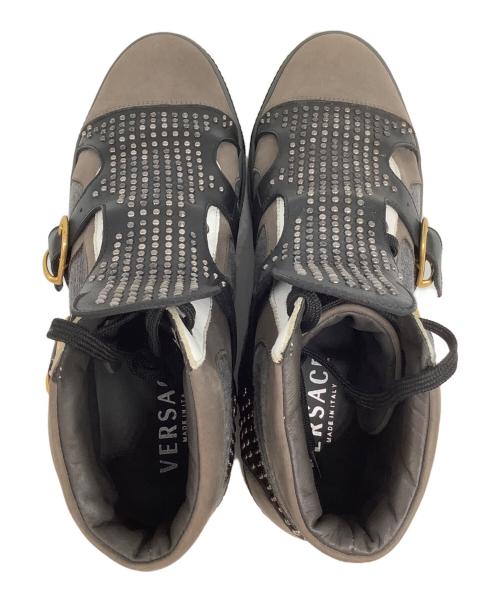 VERSACE（ヴェルサーチェ）VERSACE (ヴェルサーチェ) ハイカットスニーカー ブラウン×グレー サイズ:39の古着・服飾アイテム