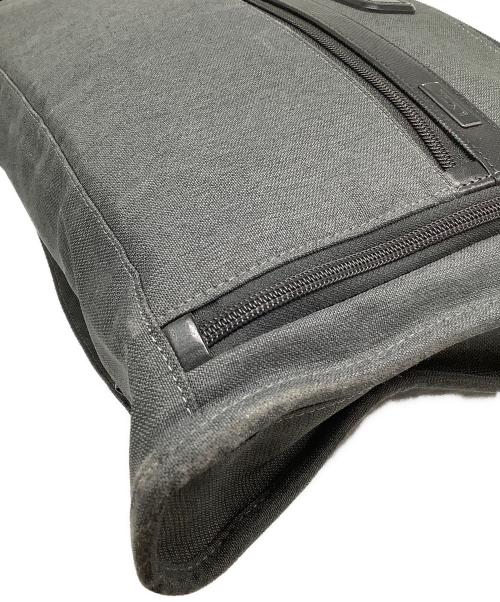 TUMI（トゥミ）TUMI (トゥミ) ブリーフケース グレーの古着・服飾アイテム