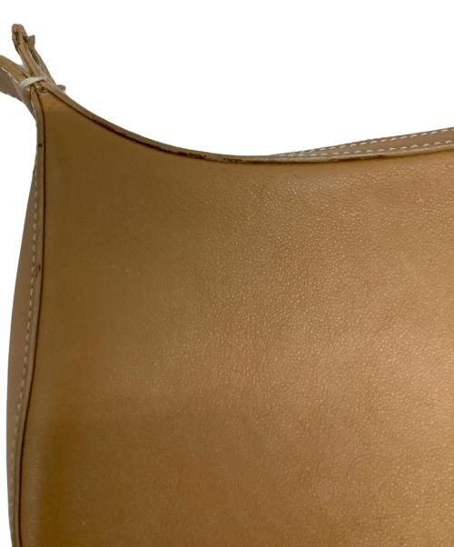 Ferragamo（フェラガモ）Ferragamo (フェラガモ) ハンドバッグ ベージュの古着・服飾アイテム