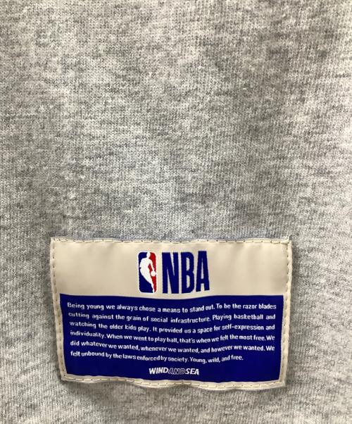 NBA（エヌビーエー）NBA (エヌビーエー) WIND AND SEA (ウィンダンシー) 半袖カットソー グレー サイズ:Lの古着・服飾アイテム