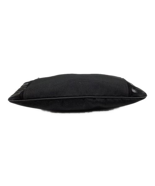 JIMMY CHOO（ジミーチュウ）JIMMY CHOO (ジミーチュウ) クラッチバッグ ブラックの古着・服飾アイテム