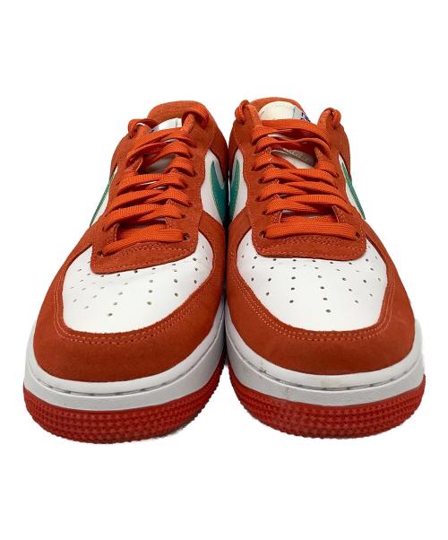 NIKE（ナイキ）NIKE (ナイキ) AIRFORCE 1 07 LV8（エアフォース1） ホワイト×オレンジ サイズ:US9の古着・服飾アイテム