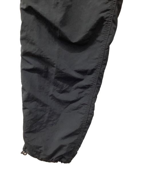 GRAMICCI（グラミチ）GRAMICCI (グラミチ) LOWERCASE (ロウワーケース) ナイロントラックパンツ ブラック サイズ:ASIA Mの古着・服飾アイテム