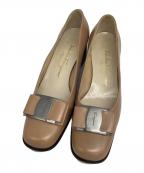 Salvatore Ferragamoサルヴァトーレ フェラガモ）の古着「パンプス」｜ベージュ