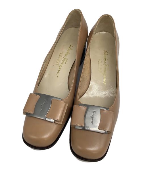 Salvatore Ferragamo（サルヴァトーレ フェラガモ）Salvatore Ferragamo (サルヴァトーレ フェラガモ) パンプス ベージュ サイズ:6の古着・服飾アイテム