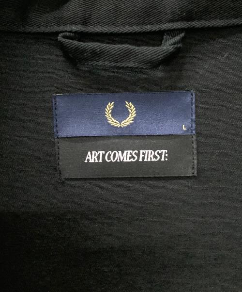 FRED PERRY（フレッドペリー）FRED PERRY (フレッドペリー) ART COMES FIRST (アートカムズファースト) SHIELD PATCH HARRINGTON JACKET ブラック サイズ:Lの古着・服飾アイテム