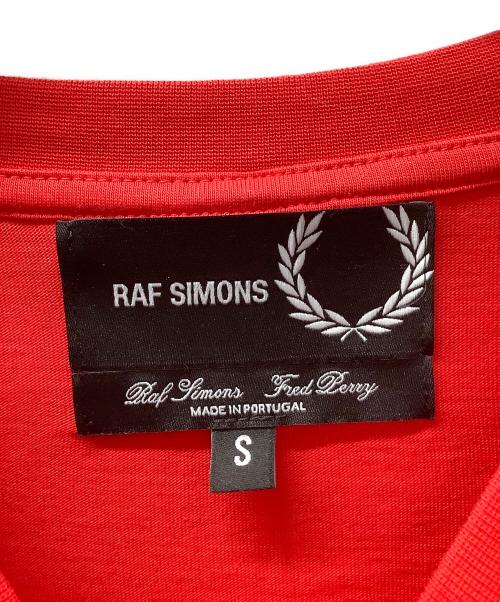 FRED PERRY（フレッドペリー）FRED PERRY (フレッドペリー) RAF SIMONS (ラフシモンズ) 長袖カットソー レッド サイズ:Sの古着・服飾アイテム