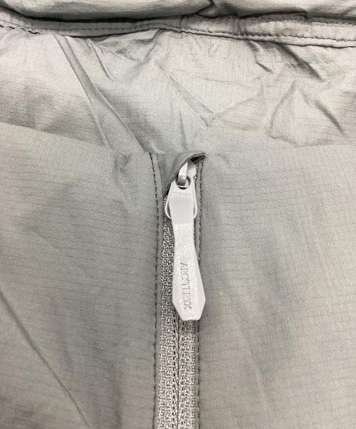 ARC'TERYX（アークテリクス）ARC'TERYX (アークテリクス) アトムSLアノラック グレー サイズ:Sの古着・服飾アイテム