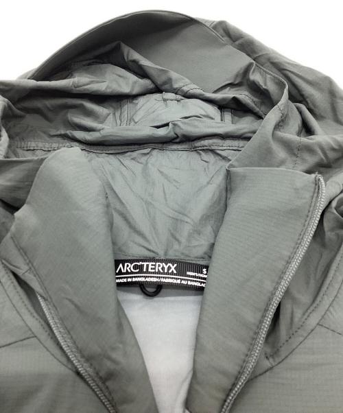 ARC'TERYX（アークテリクス）ARC'TERYX (アークテリクス) アトムSLアノラック グレー サイズ:Sの古着・服飾アイテム