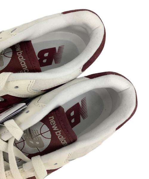 NEW BALANCE（ニューバランス）NEW BALANCE (ニューバランス) 550 Sea Salt Classic CRIMSON ホワイト×ボルドー サイズ:US8.5の古着・服飾アイテム