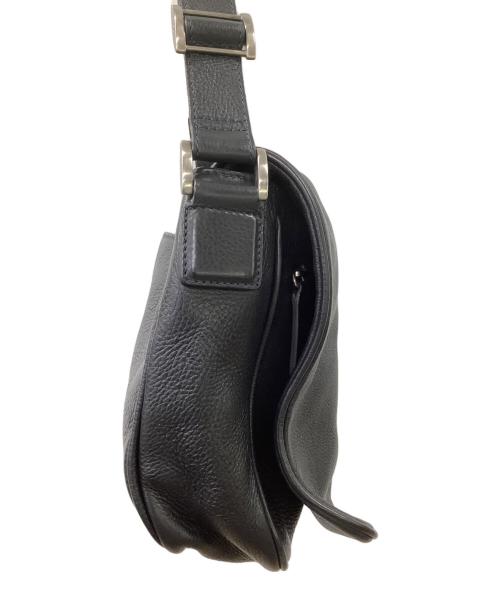 GIORGIO ARMANI（ジョルジョアルマーニ）GIORGIO ARMANI (ジョルジョアルマーニ) ショルダーバッグ ネイビーの古着・服飾アイテム