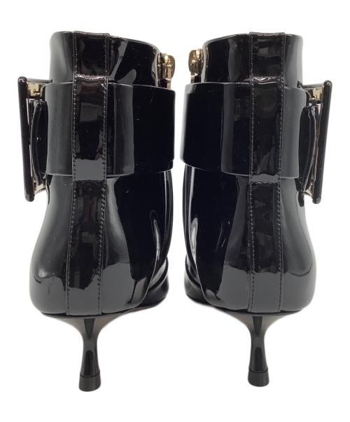 Roger Vivier（ロジェ ヴィヴィエ）Roger Vivier (ロジェ ヴィヴィエ) エナメルバックルショートブーツ ブラック サイズ:35の古着・服飾アイテム