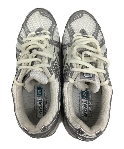 NEW BALANCE（ニューバランス）NEW BALANCE (ニューバランス) NEW BALANCEM1906REE ホワイト×シルバー サイズ:US8.5の古着・服飾アイテム