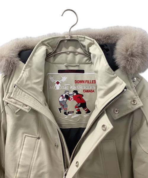 MOOSE KNUCKLES（ムース ナックルズ）MOOSE KNUCKLES (ムース ナックルズ) ダウンコート ベージュ サイズ:S 未使用品の古着・服飾アイテム