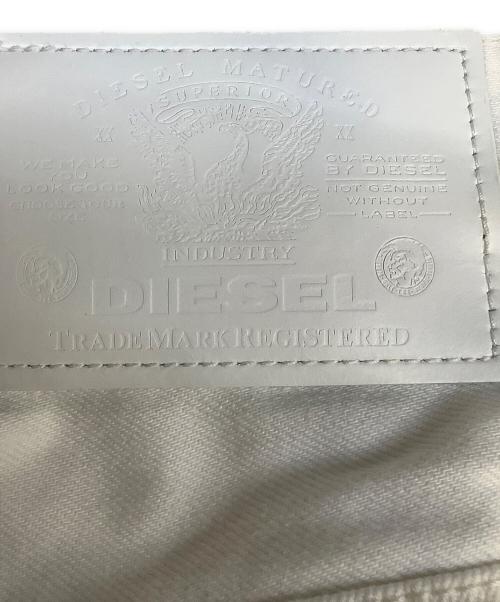 DIESEL（ディーゼル）DIESEL (ディーゼル) ワイドデニムパンツ ホワイト サイズ:W23の古着・服飾アイテム