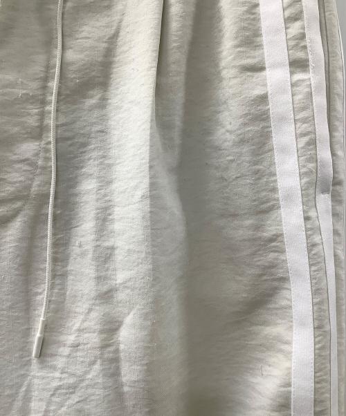 Y-3（ワイスリー）Y-3 (ワイスリー) CH1 ELEGANT 3 STP PANT ベージュ サイズ:Sの古着・服飾アイテム