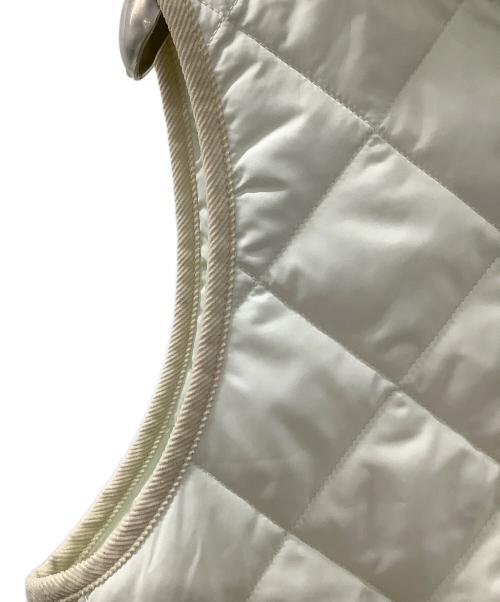 Barbour（バブアー）Barbour (バブアー) キルティング フード付きベスト ホワイト サイズ:40の古着・服飾アイテム