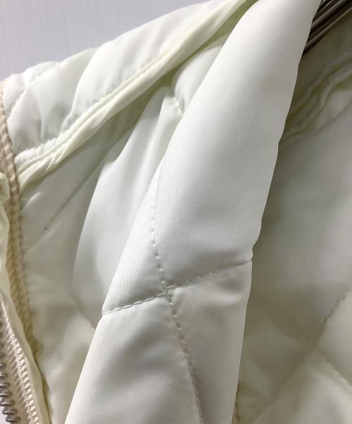 Barbour（バブアー）Barbour (バブアー) キルティング フード付きベスト ホワイト サイズ:40の古着・服飾アイテム