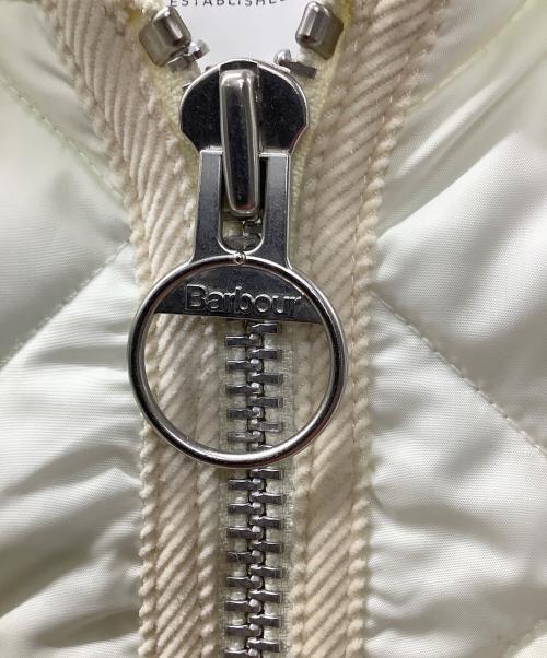 Barbour（バブアー）Barbour (バブアー) キルティング フード付きベスト ホワイト サイズ:40の古着・服飾アイテム