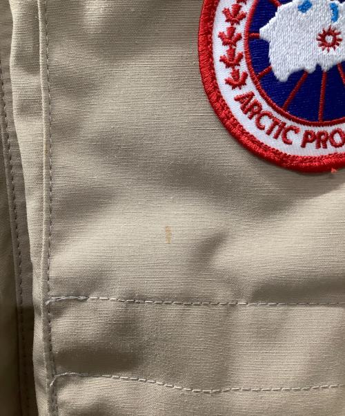 CANADA GOOSE（カナダグース）CANADA GOOSE (カナダグース) EXPEDITION ベージュ サイズ:Mの古着・服飾アイテム