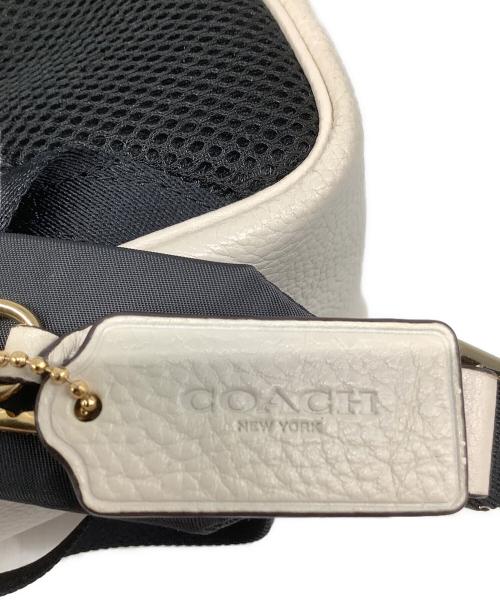 COACH（コーチ）COACH (コーチ) リュック ホワイトの古着・服飾アイテム