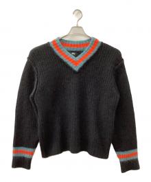 stussy（ステューシー）の古着「Vネック」｜ブラック