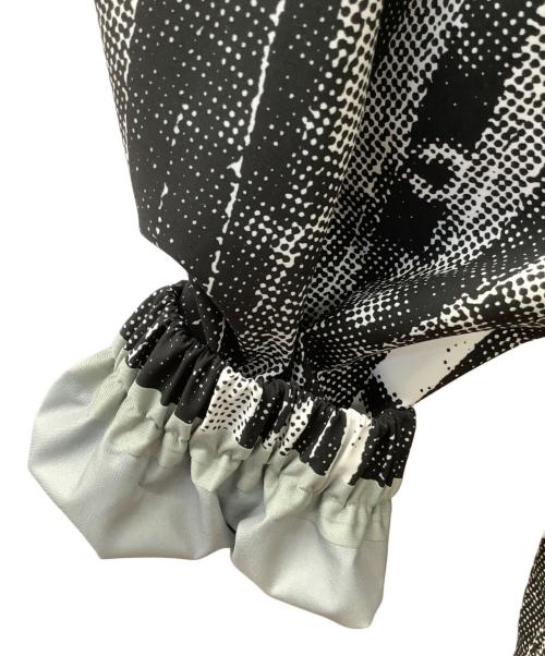 TIGHTBOOTH PRODUCTION（タイトブースプロダクション）TIGHTBOOTH PRODUCTION (タイトブースプロダクション) マウンテンパーカー ホワイト×ブラック サイズ:XLの古着・服飾アイテム